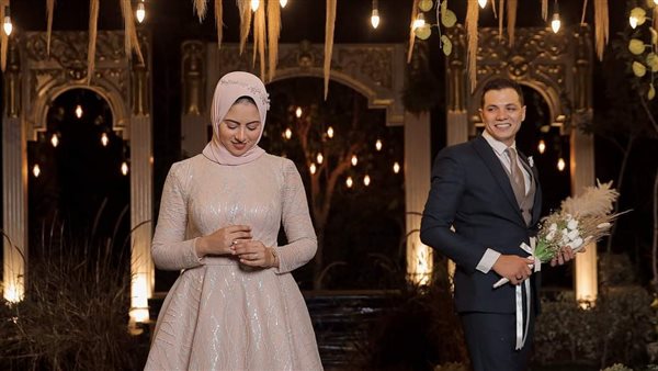 مصرع شاب وإصابة زوجته