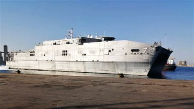 وصول سفينة حربية أمريكية أجلت المئات من السودان إلى السعودية