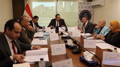 الرعاية الصحية: دراسة زيادة حوافز التأمين الشامل لتحسين الأوضاع المادية للفرق الطبية