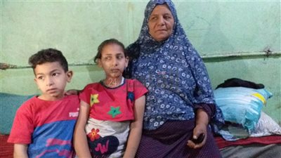  الحاجة شادية سيدة مسنة بدون دخل وترعى طفلي جارتها اليتامى بعد وفاة الوالد والوالدة بسوهاج