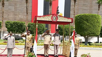 وزير الدفاع يلتقي نظيره اليمني لبحث عدد من الموضوعات ذات الاهتمام المشترك