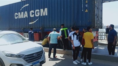 مسارات بديلة بعد تعطل حركة المرور بسب حادث سيارة تريلا ببنها