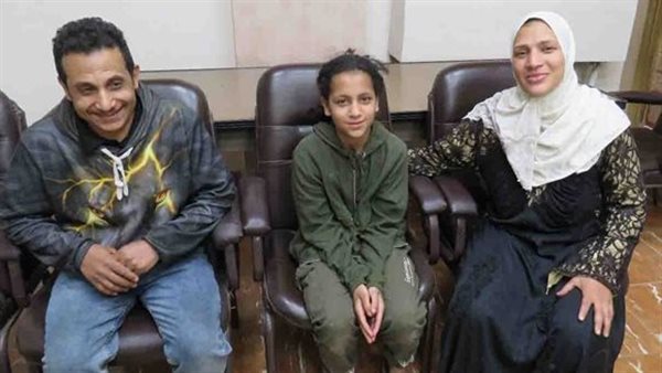 الطفلة وأسرتها 