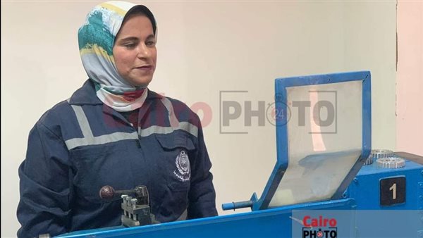 دنيا مجاهد من عاملة