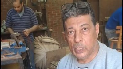 كان عندي فضول أعرف إزاي الخشب بيطلع موسيقى.. قصة كفاح أقدم صانع عود وكمان بطنطا| بث مباشر 