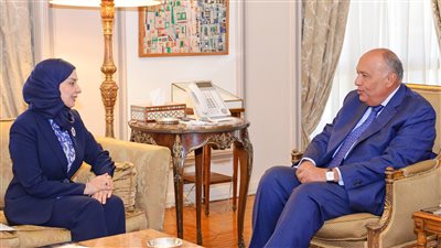 سفيرة البحرين لدى مصر تقدم نسخة من أوراق اعتمادها لوزير الخارجية 
