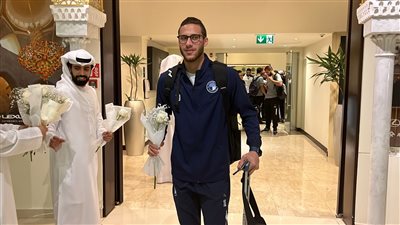 استقبال بالورود لبعثة بيراميدز في أبو ظبي بصالة كبار الزوار