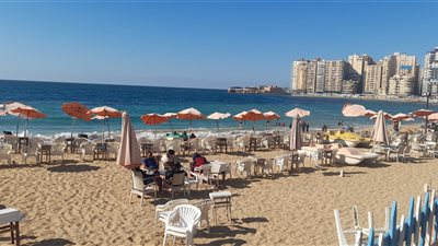 مصايف الإسكندرية تدعو المواطنين للتوافد على شواطئها خلال عطلتي الخميس والجمعة