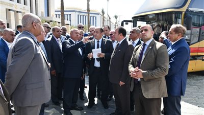 كامل الوزير: تطوير وتحديث أسطول النقل العام للركاب بكافة الشركات التابعة
