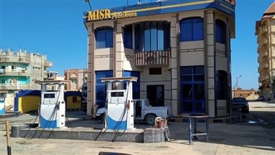 محافظ شمال سيناء يتابع انتظام العمل في محطات الوقود