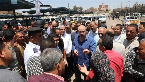 محافظ بني سويف خلال