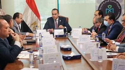 تنسيقية التأمين الشامل تدرس آليات مشاركة الصيدليات الأهلية بالمنظومة