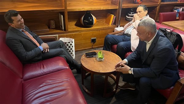 لقاء وزير الرياضة