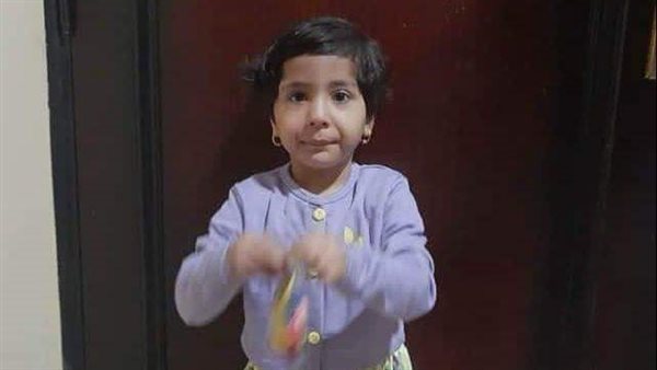 الطفلة متوفاه 