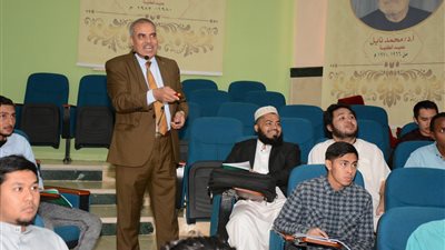 المحرصاوي يختتم محاضراته لطلاب الأزهر في كلية اللغة العربية بالقاهرة