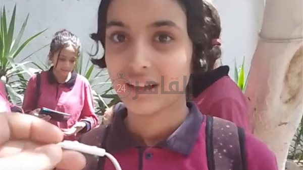 طالبة بالصف الأول