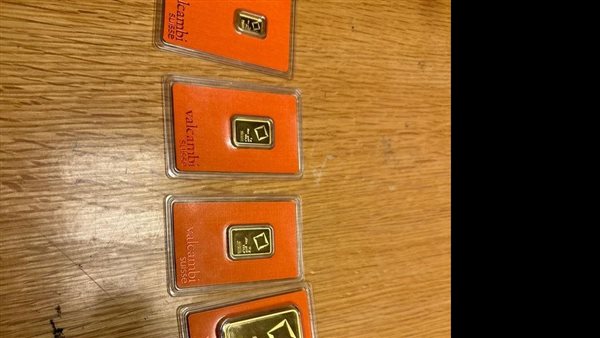 سبائك ذهبية 