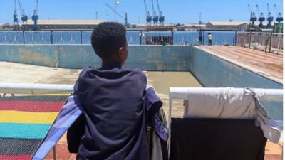 بسبب تحفظاتها مع اللاجئين.. تحذيرات من مخاطرة الأطفال السودانيين بالسفر عبر قوارب إلى بريطانيا 