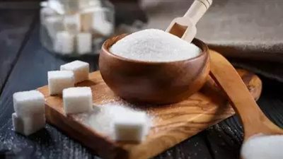 هل يمكن أن يؤدي الإفراط في تناول السكر إلى تفاقم الالتهابات؟