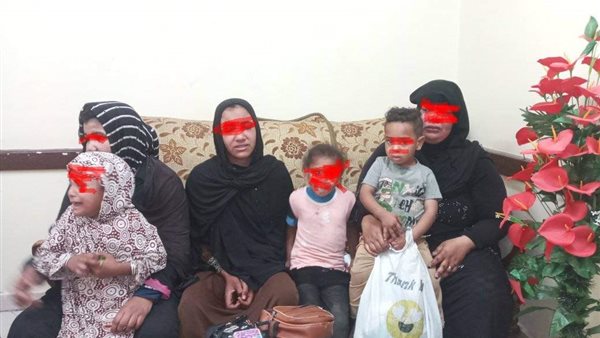 ضبط أسرة كاملة تتسول