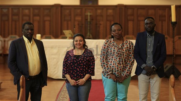 جيمس وزوجته والقس