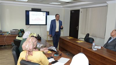 معهد التخطيط يعقد برنامجا تدريبيا للعاملين بالمجلس القومي للسكان