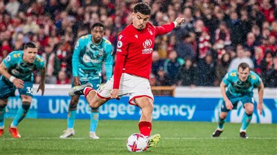 ساوثهامبتون يسقط برباعية أمام نوتنجهام فورست ويقترب من الهبوط في الدوري الإنجليزي