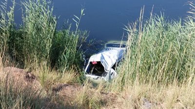 تفاصيل إصابة 8 أشخاص في حادث انقلاب سيارتين في ترعة بسوهاج| أسماء وصور