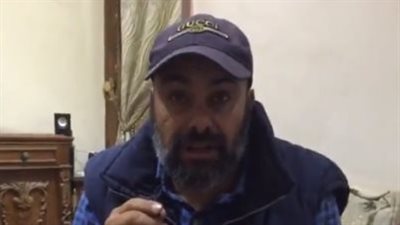 مصرع عامل نظافة صدمه ميكروباص أثناء عمله بالإسكندرية.. وشقيقه: سايب وراه طفلين | بث مباشر