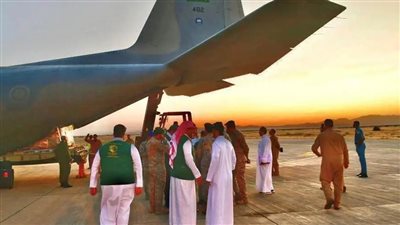  وصول أولى طائرات الجسر الجوي السعودي لمساعدة الشعب السوداني | صور 