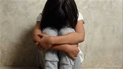 مسن يستدرج طفلة ويعتدي عليها جنسيا بالدقهلية.. ووالدتها: لامس مواطن عفتها