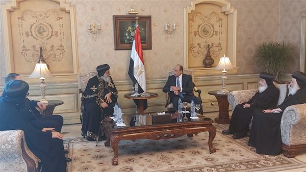 البابا تواضروس يغادر