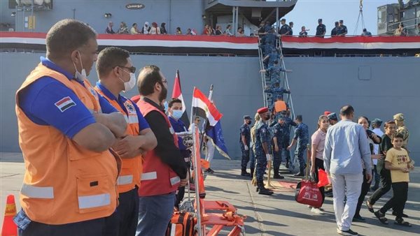 فرق إسعافية باستقبال