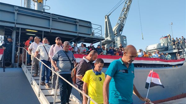 وصول فوج من العالقين