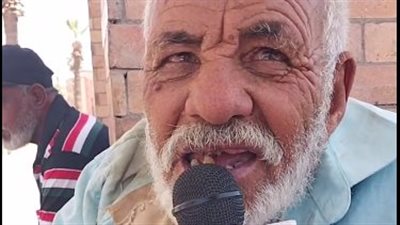 قصة كفاح أقدم عامل بالصرف الصحي بالسويس: شغال بقالي 30 سنة ونفسي أجوز بنتي وأحج | بث مباشر 