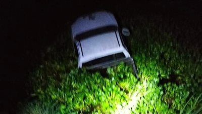 مصرع شخص وإصابة شقيقه في انقلاب سيارة ربع نقل بالدقهلية