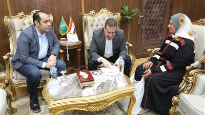 استجابة لـ القاهرة 24| محافظ المنوفية يلتقي الصيادة سناء.. ويقرر إعادة تأهيل منزلها