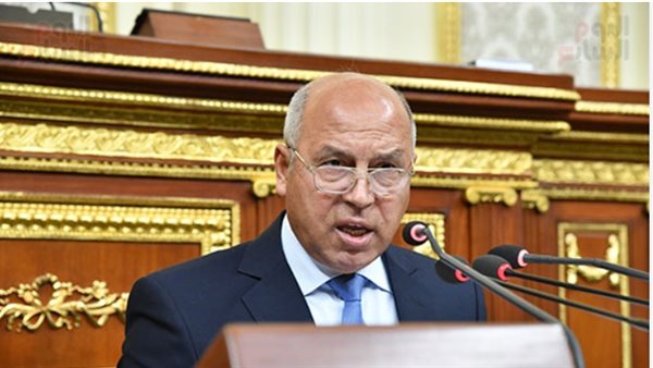 كامل الوزير في البرلمان