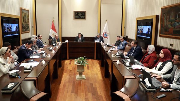 اجتماع لجنة دراسة