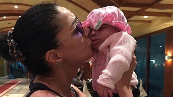 الفنانة غادة عبدالرازق