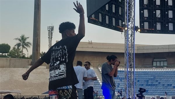 فرقة رقص مال