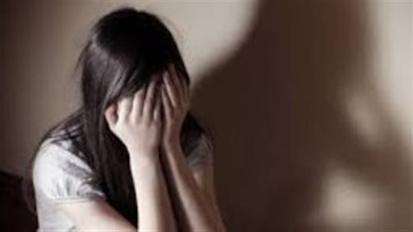 فتاة - تعبيرية