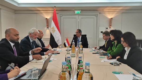 جانب من اللقاءات