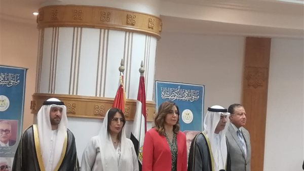 وزيرة الثقافة 