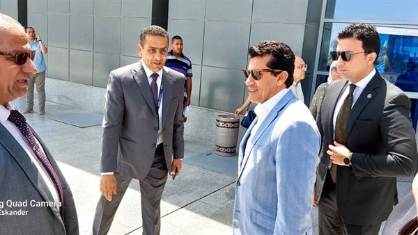 وزير الشباب والرياضة