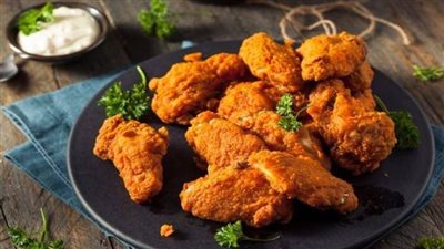 طريقة عمل أجنحة الدجاج بالبقسماط.. مقرمشة ولذيذة