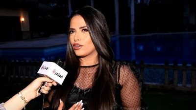 سارة الزكريا: عمر كمال أخويا وأكلنا سوا عيش وملح.. والجمهور ملوش علاقة بحياة الفنان