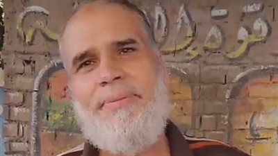 قصة كفاح بائع متجول بفيصل: عندي 60 سنة وبلف في الشوارع عشان اللقمة الحلال | بث مباشر