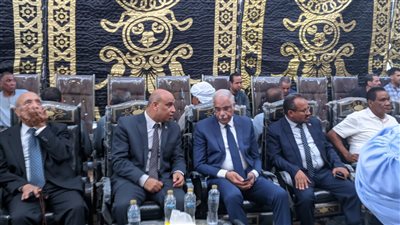  رئيس اتحاد الكرة يقدم العزاء لمصطفى بكري في وفاة شقيقه