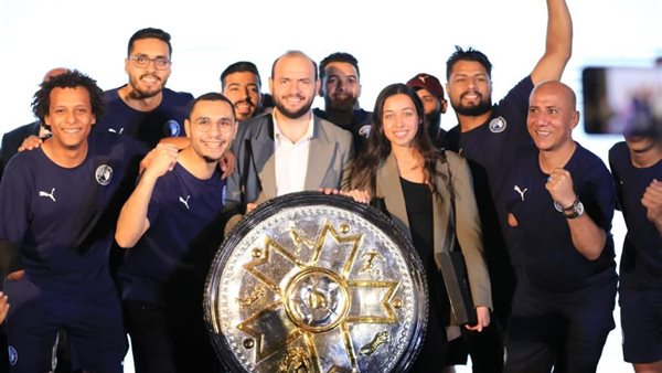 تتويج بيراميدز بدوري